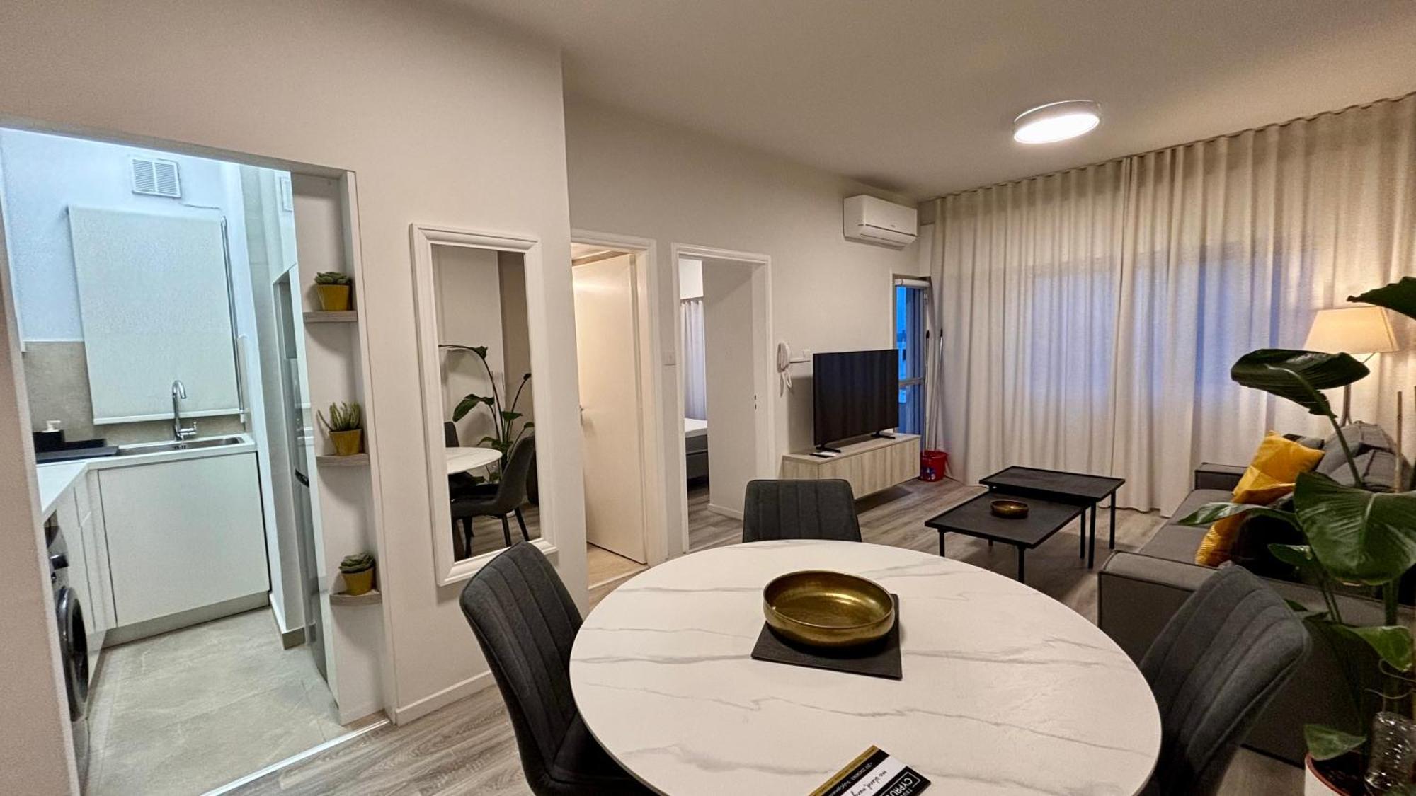 Seabreeze City Center Flats By Trulycyprus Limasol Dış mekan fotoğraf